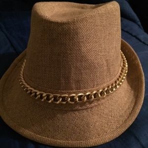fedora hat with gold bold chain